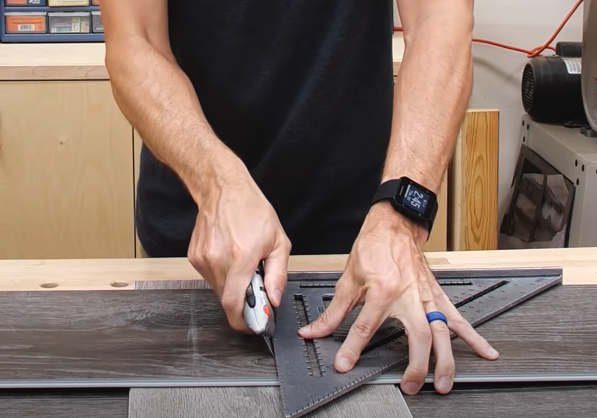 vinyl flooring cutting with utility knife