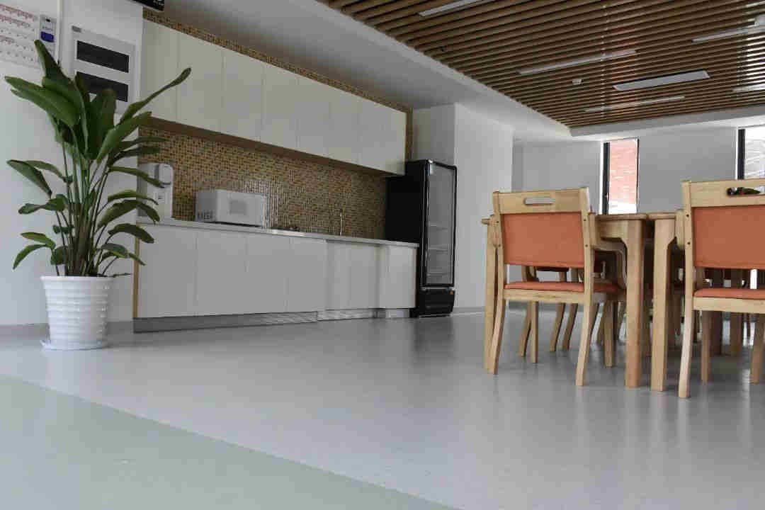 Hospital Grade Healthcare center vinyl sheet flooring 1