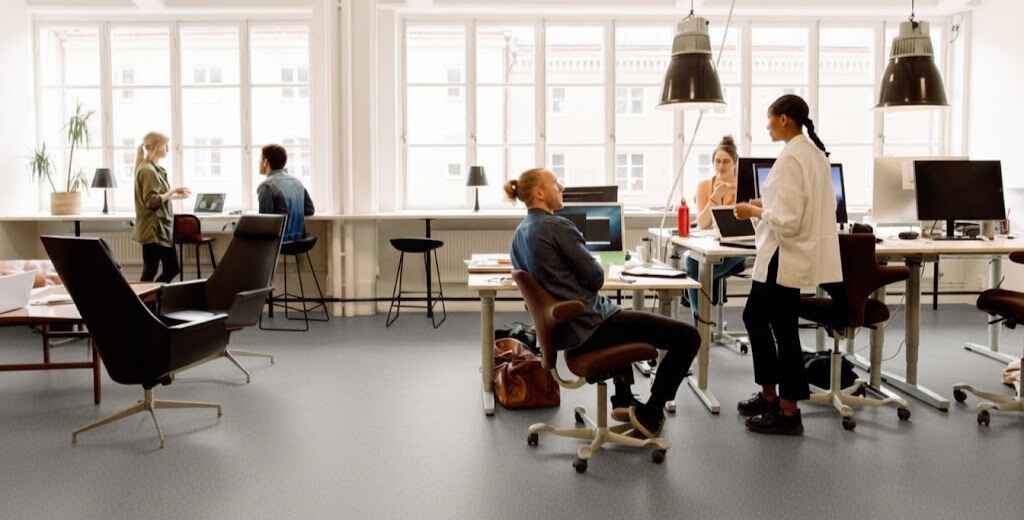 Homogeneous Flooring in Offices 3 pic