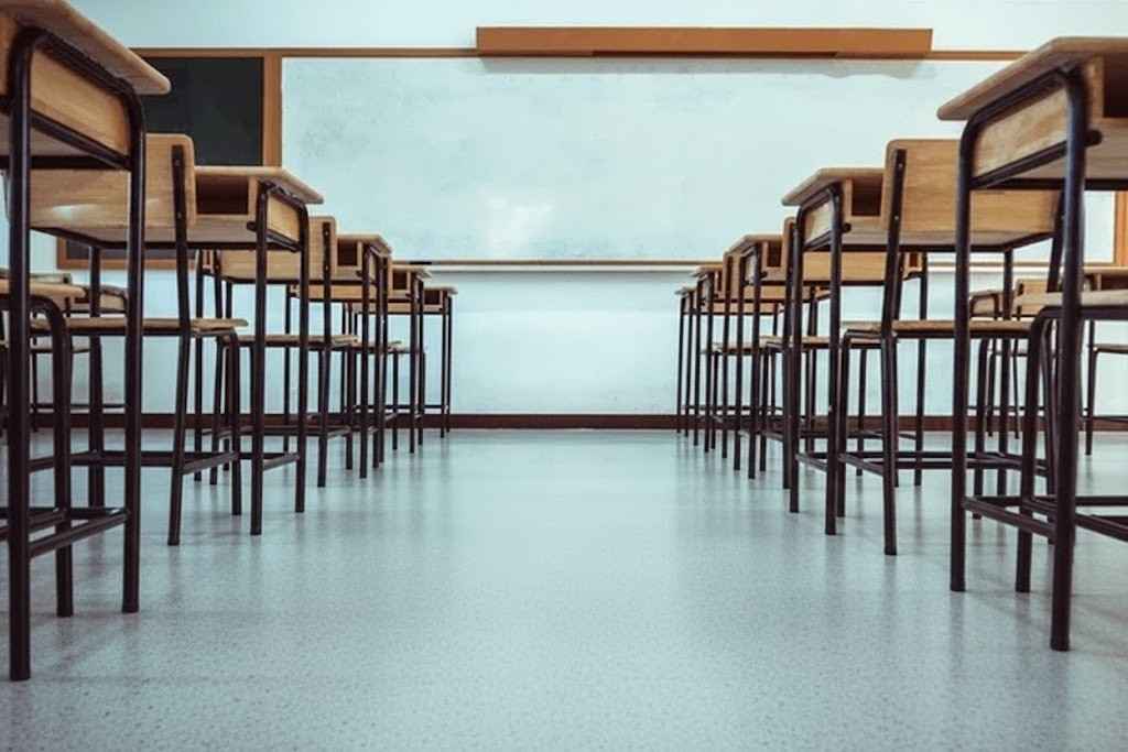 Homogeneous Flooring in Schools 2 pic